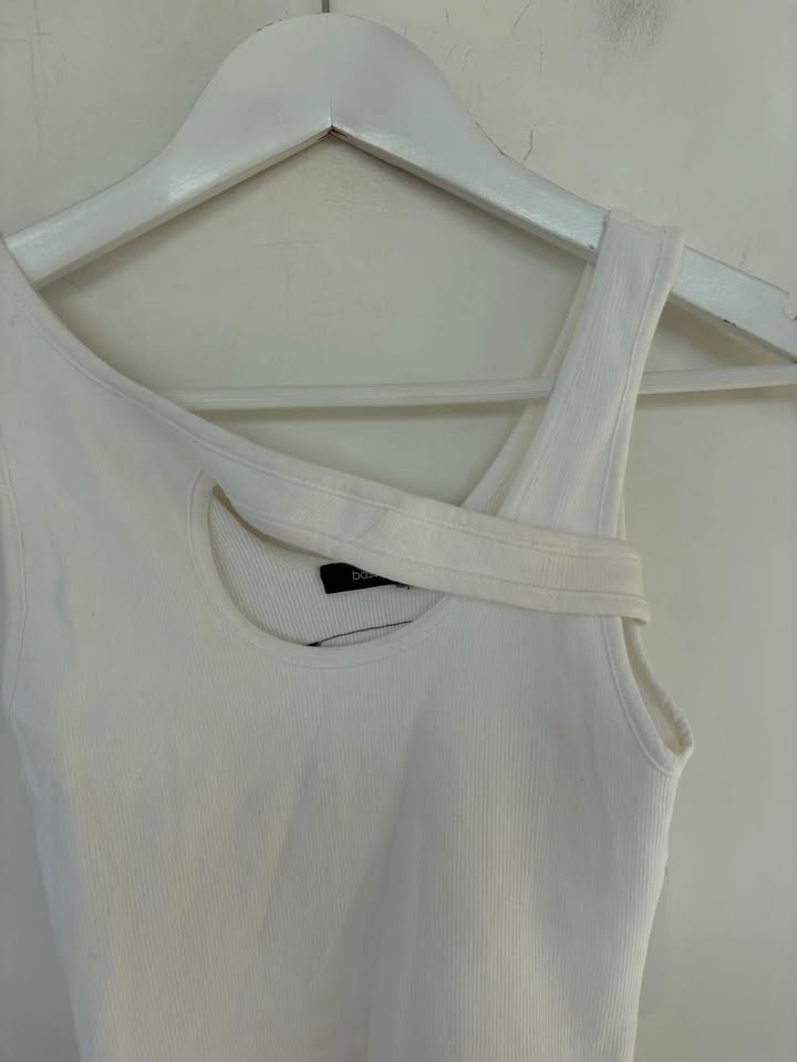 Bassike Tank - size 0
