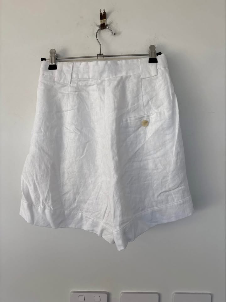 Dissh Shorts - size 6