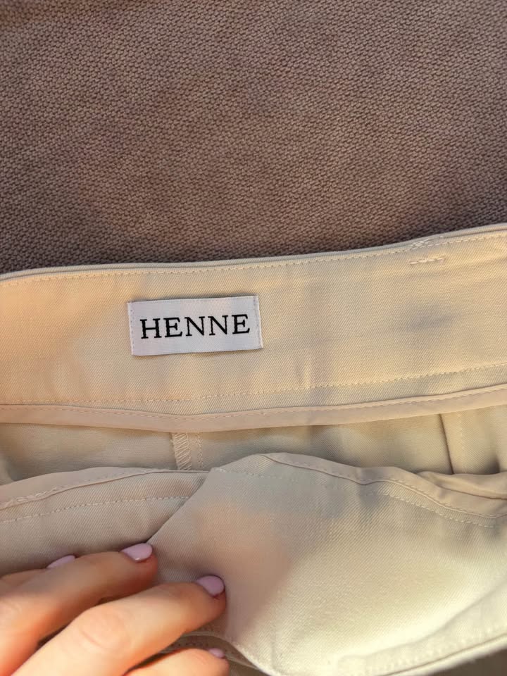 Henne Pants - size 6