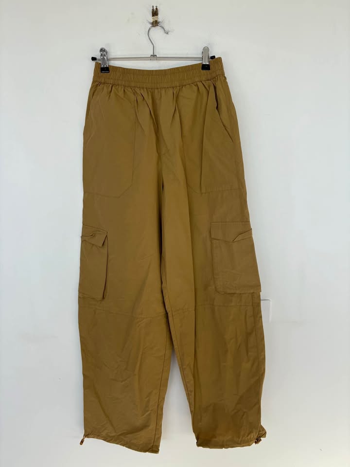 Henne Parachute Cargo Pants - size 6