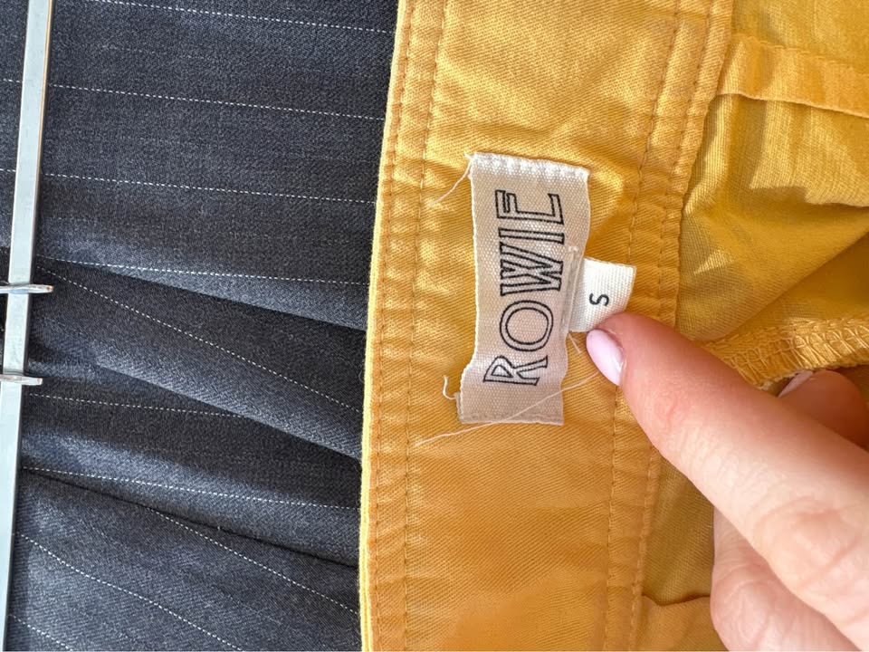 Rowie Shorts - size small