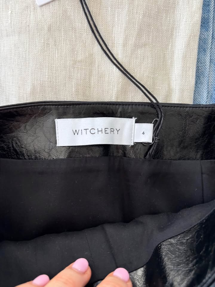 Witchery Skirt - size 4 BNWT