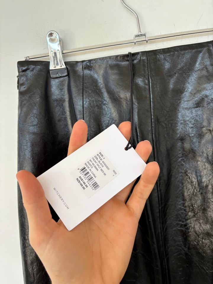 Witchery Skirt - size 4 BNWT