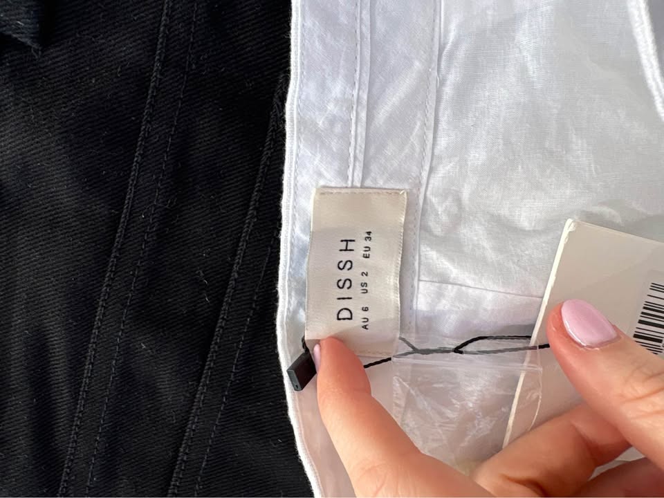Dissh Shorts - size 6