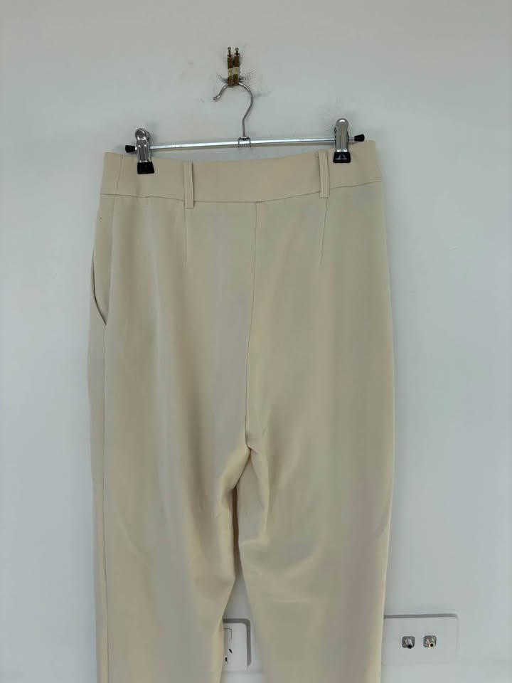 Henne Pants - size 6