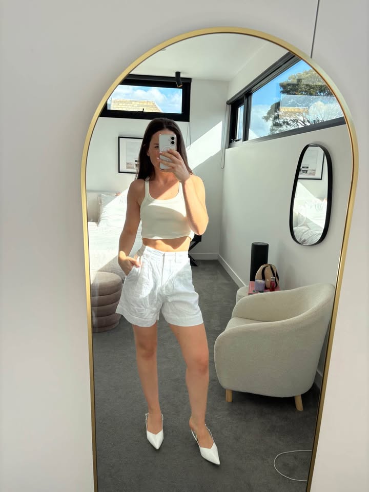 Dissh Shorts - size 6