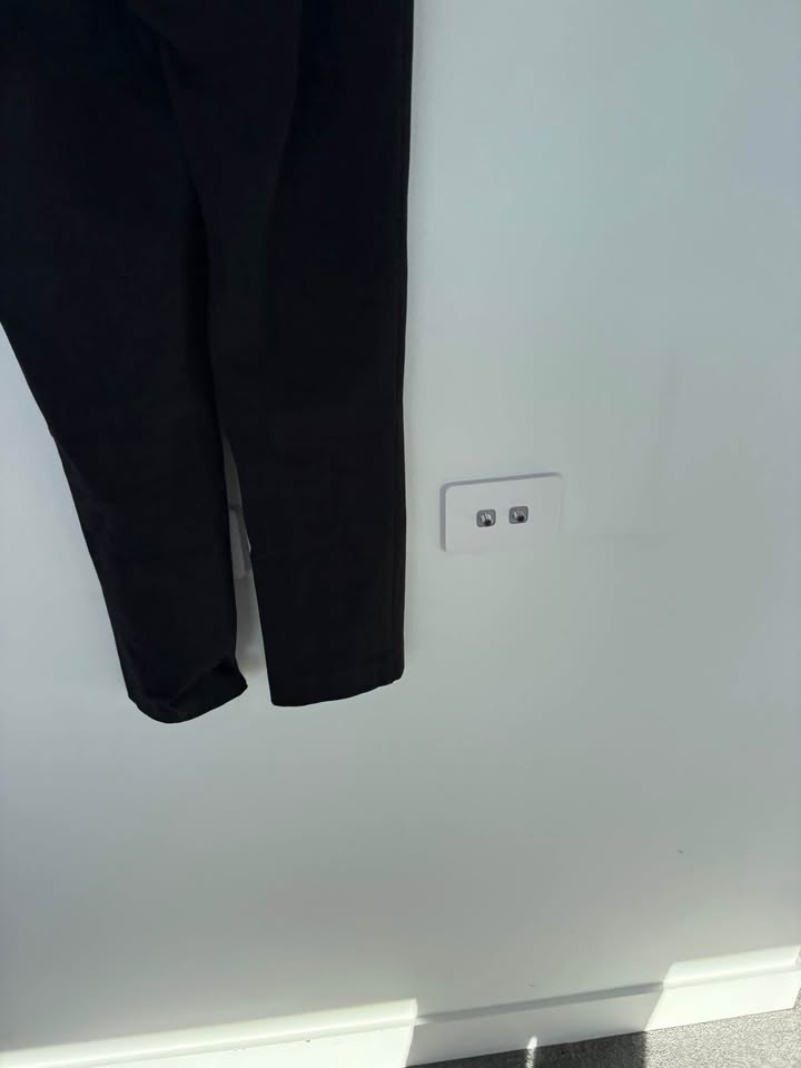Henne Capri Pants - size 6