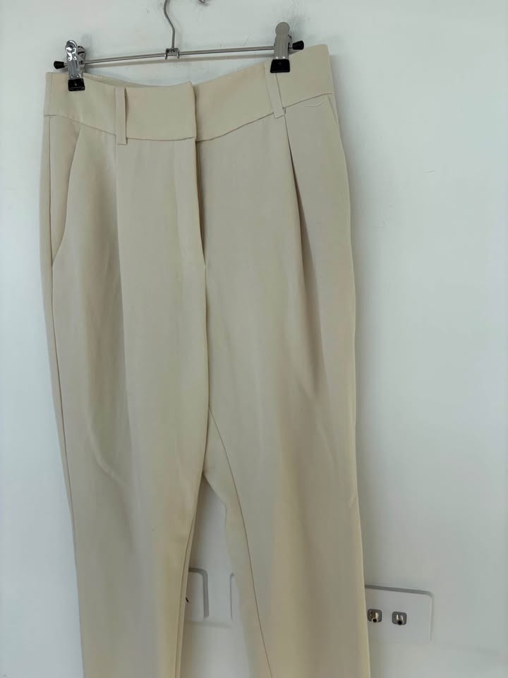 Henne Pants - size 6