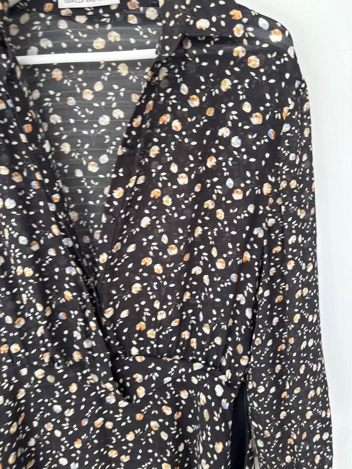 Camilla and Marc Mini Dress - size 8