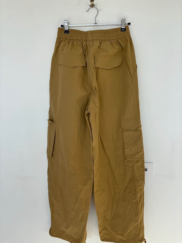 Henne Parachute Cargo Pants - size 6