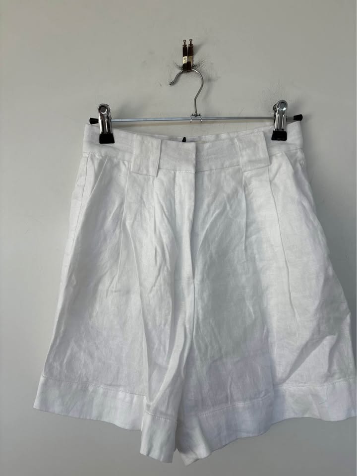 Dissh Shorts - size 6