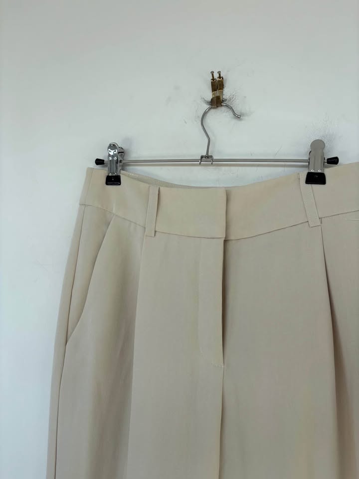 Henne Pants - size 6