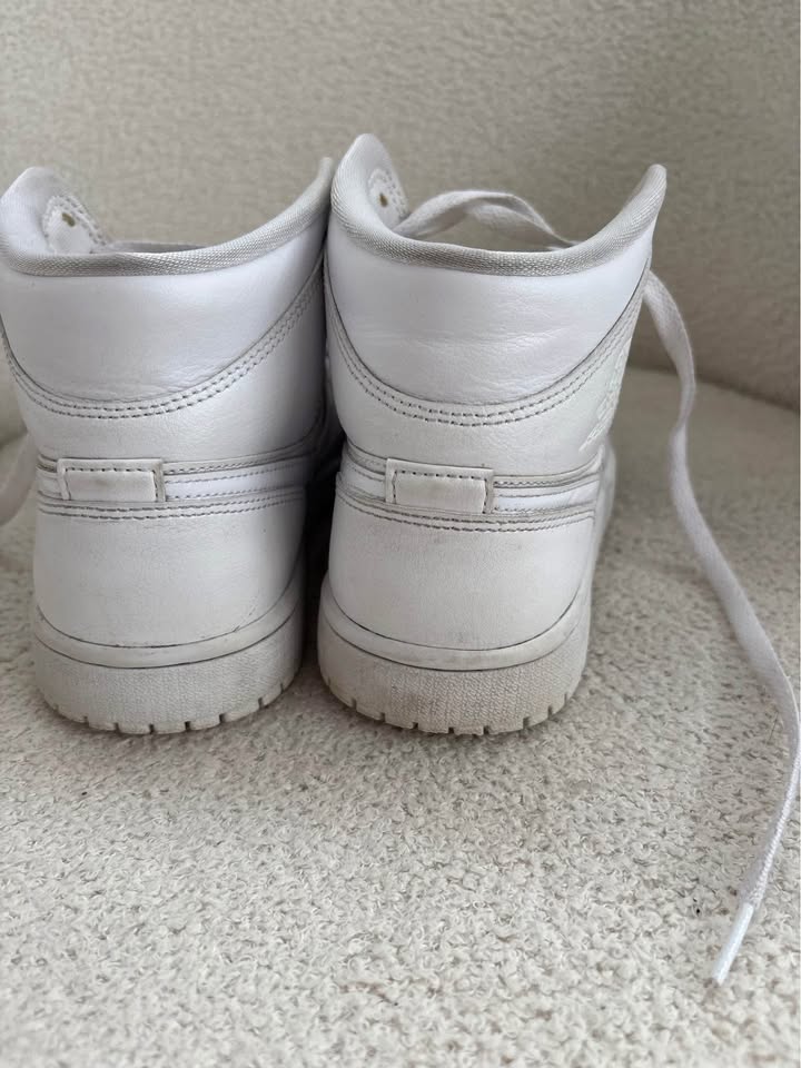 Nike Air Jordan’s - size 40