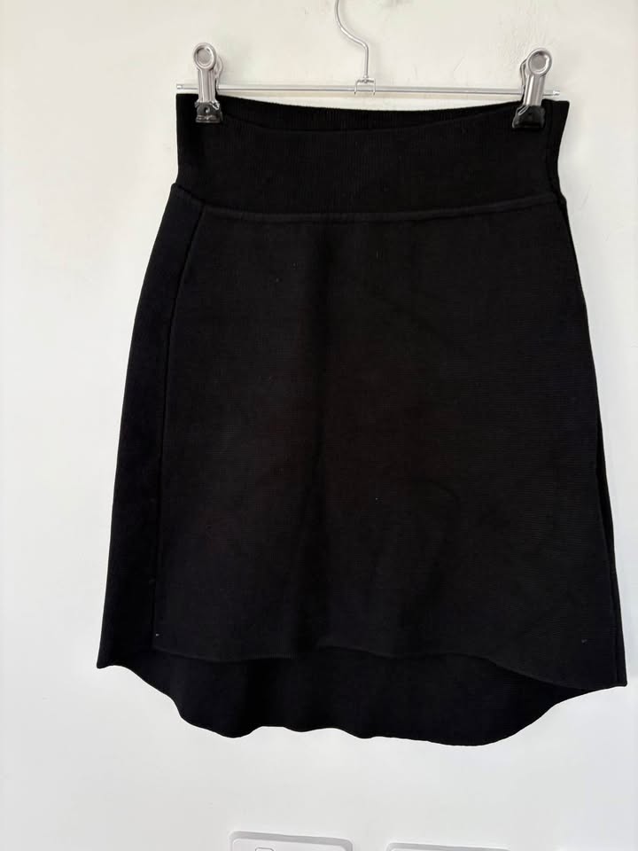 Scanlan Theodore Crepe Skirt - size 8