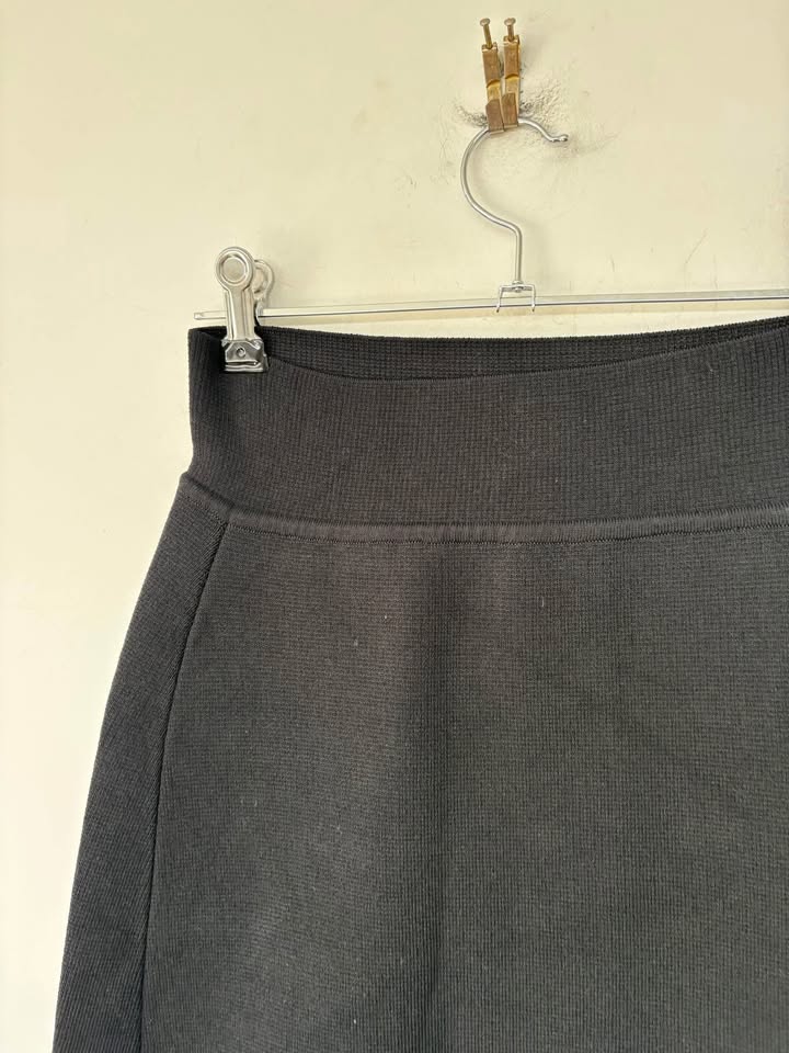 Scanlan Theodore Crepe Skirt - size 8