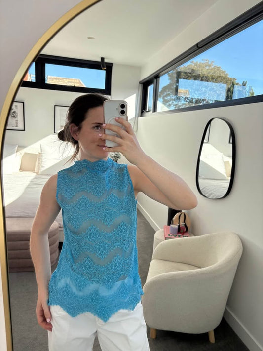 DEERING Lace Top - size large