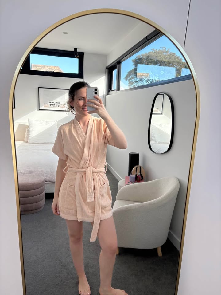 Venroy Robe - size small