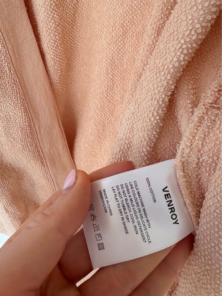 Venroy Robe - size small