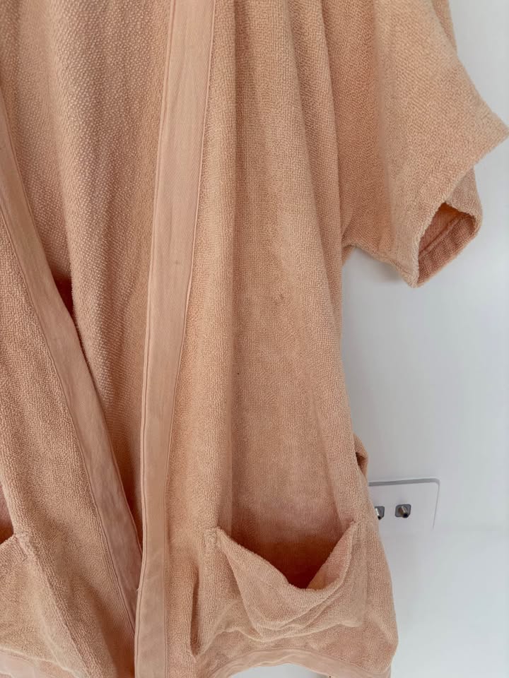 Venroy Robe - size small