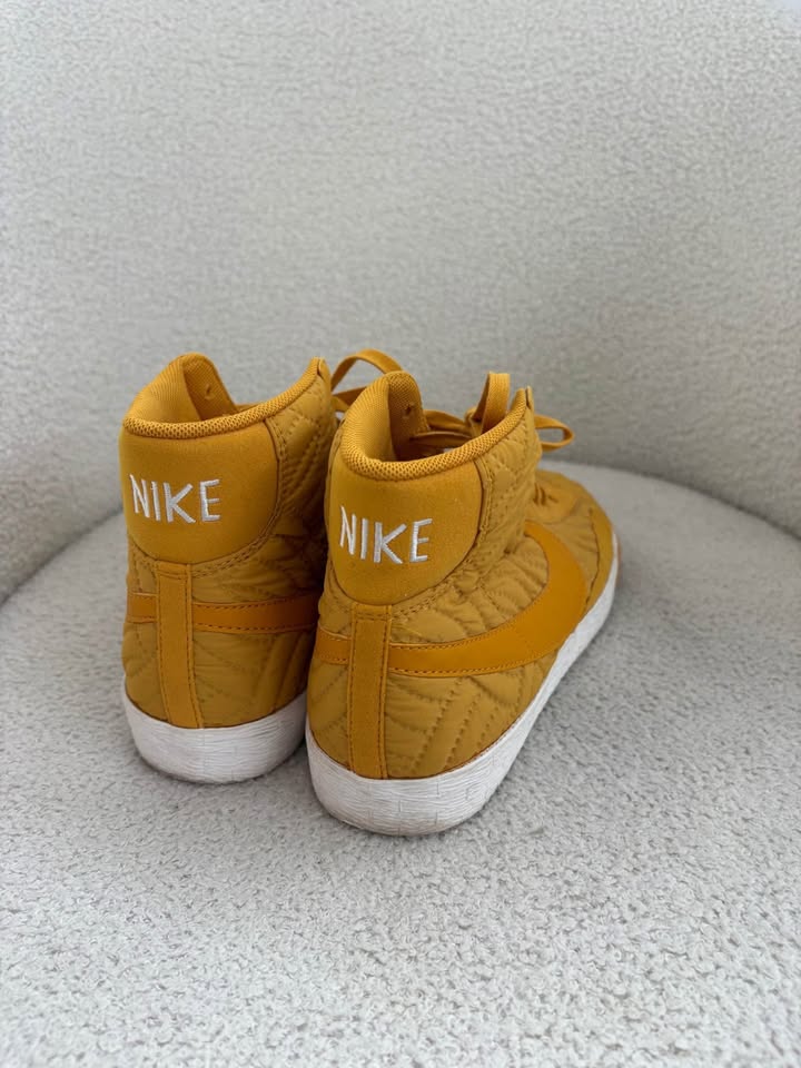 Nike Runners - size 40.5