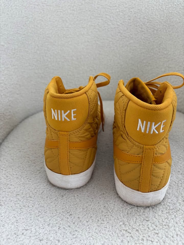 Nike Runners - size 40.5