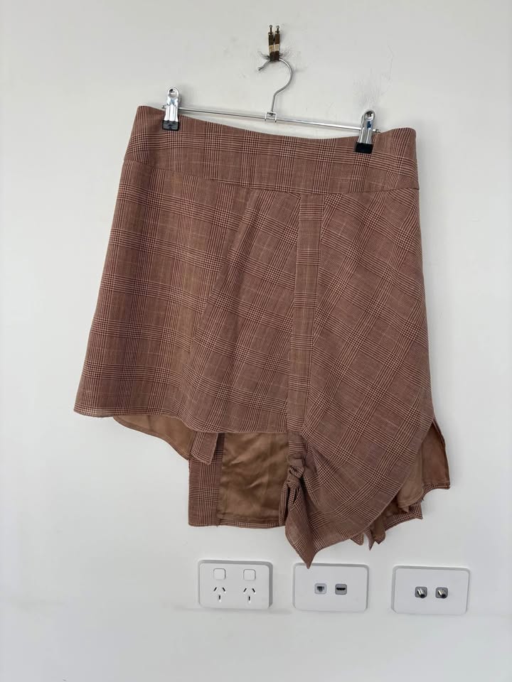 Scanlan Theodore Mini Skirt - Size 10