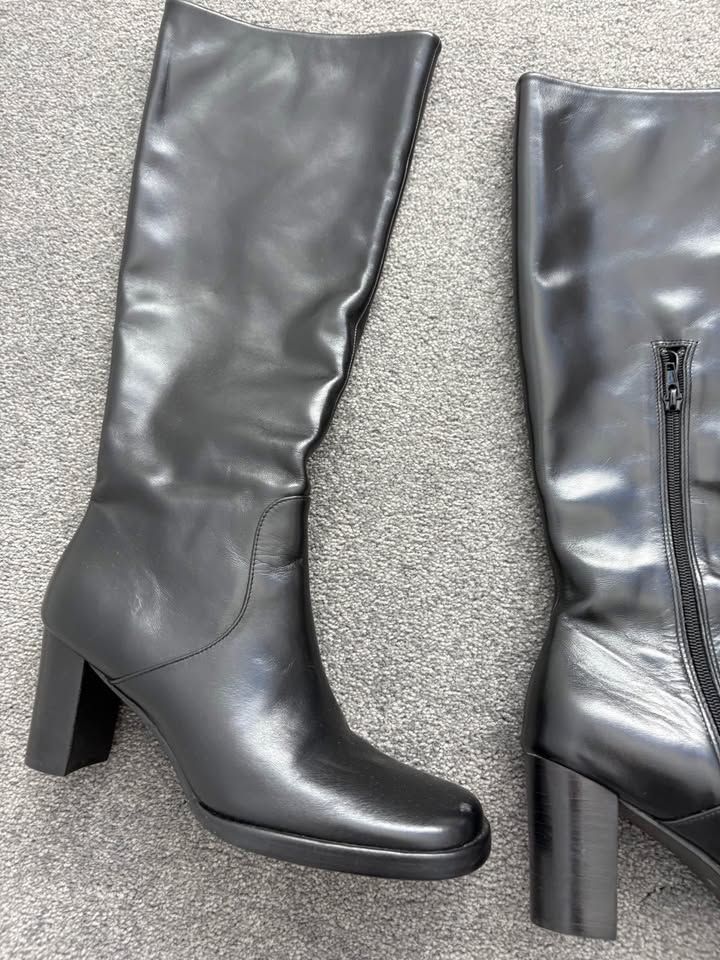 LA Tribe Boots - Size 39