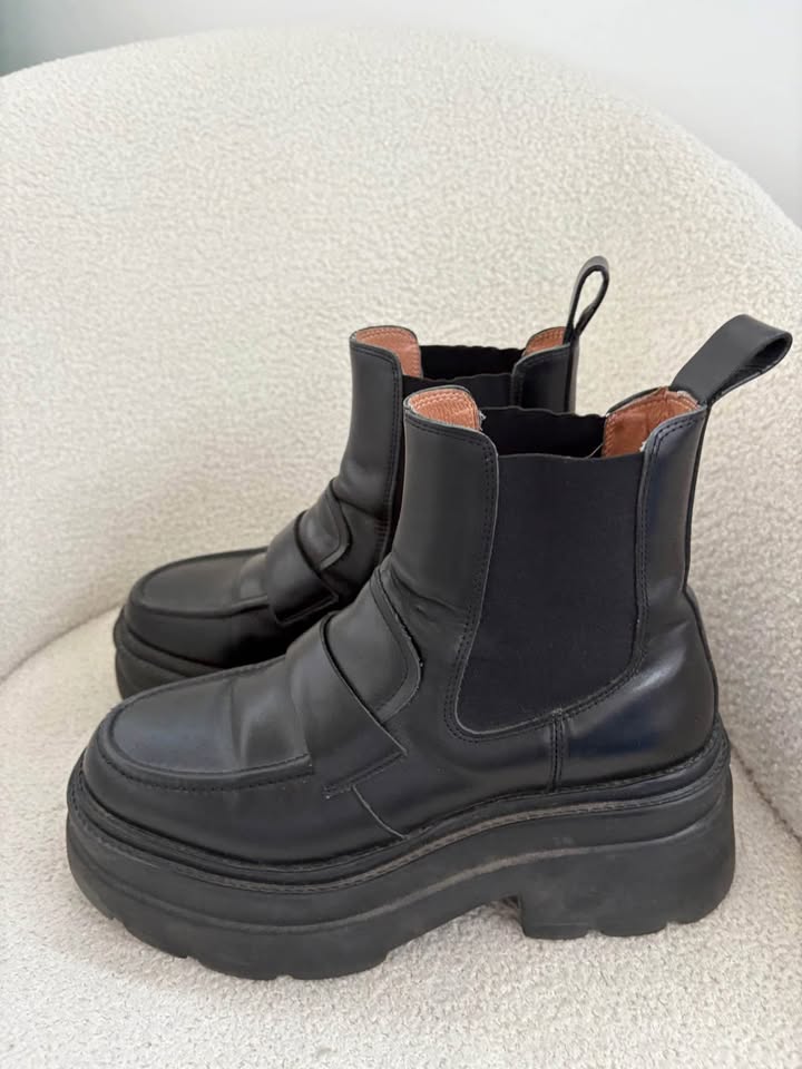 Alias Mae Boots - Size 40