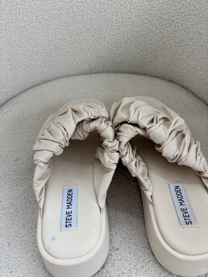 Steve Madden Slides - Size 8