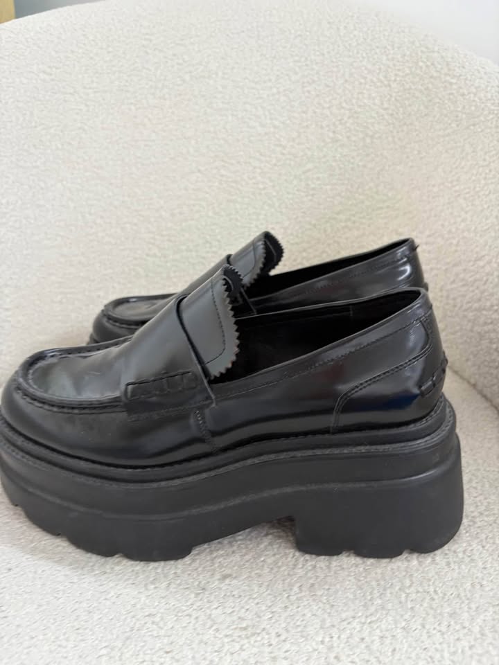 Tony Bianco Loafers - Size 9