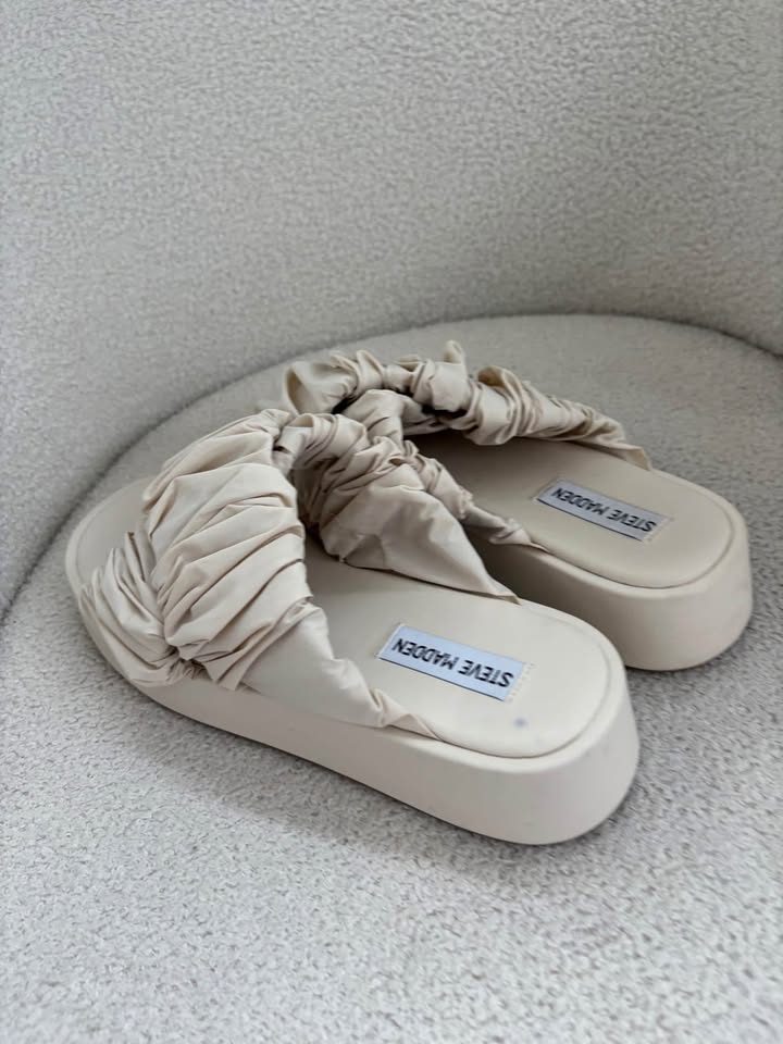Steve Madden Slides - Size 8
