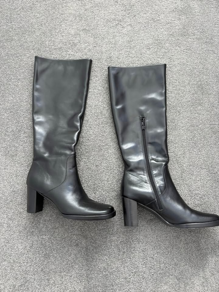LA Tribe Boots - Size 39