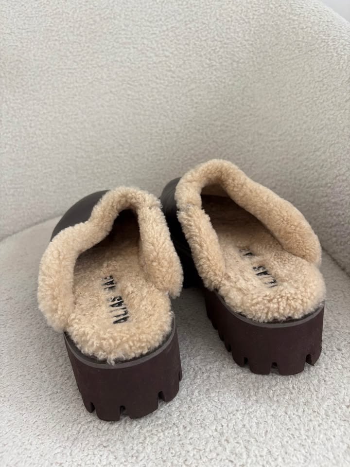 Alias Mae Mules - Size 39