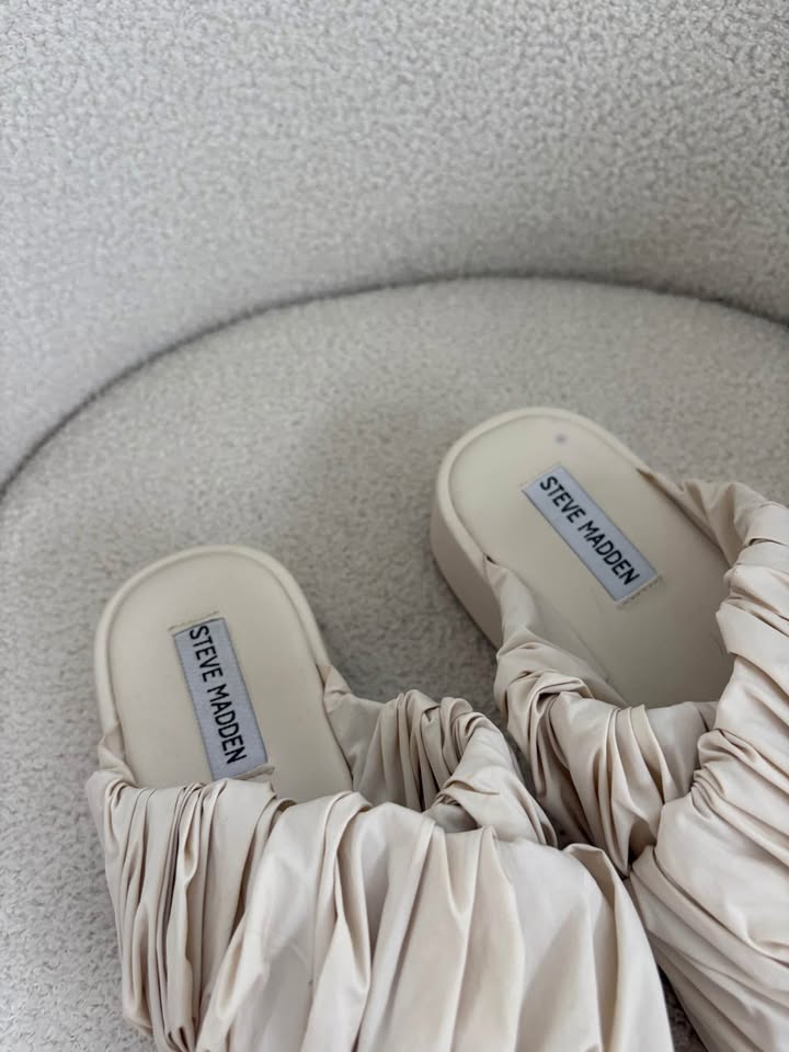 Steve Madden Slides - Size 8