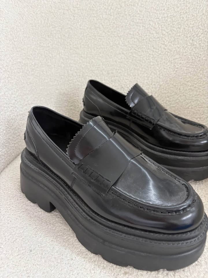 Tony Bianco Loafers - Size 9
