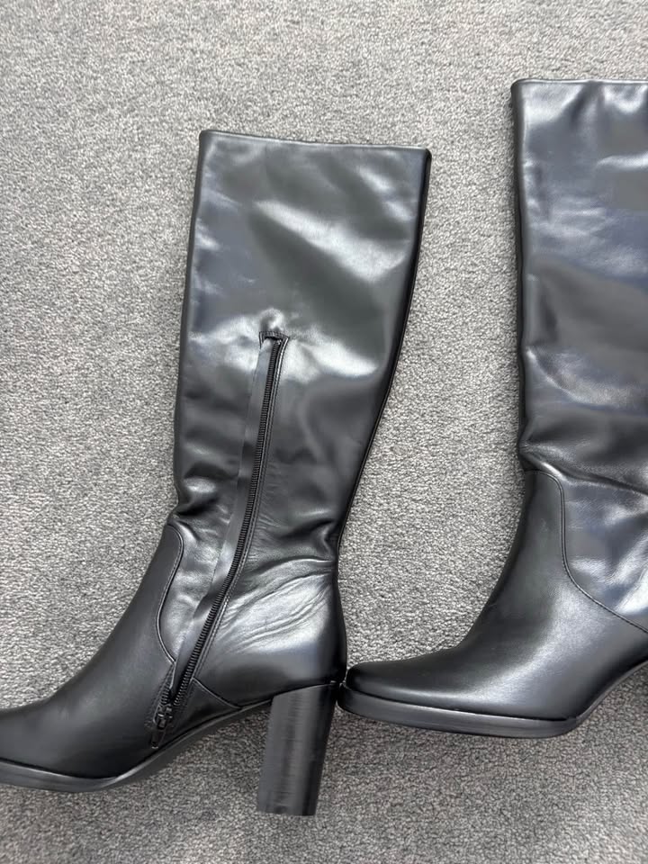 LA Tribe Boots - Size 39