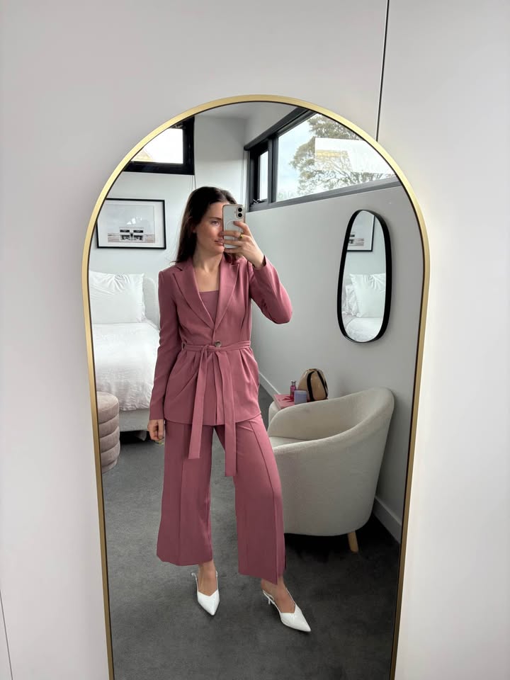 ELKA Collective 3 piece Suit - size 6