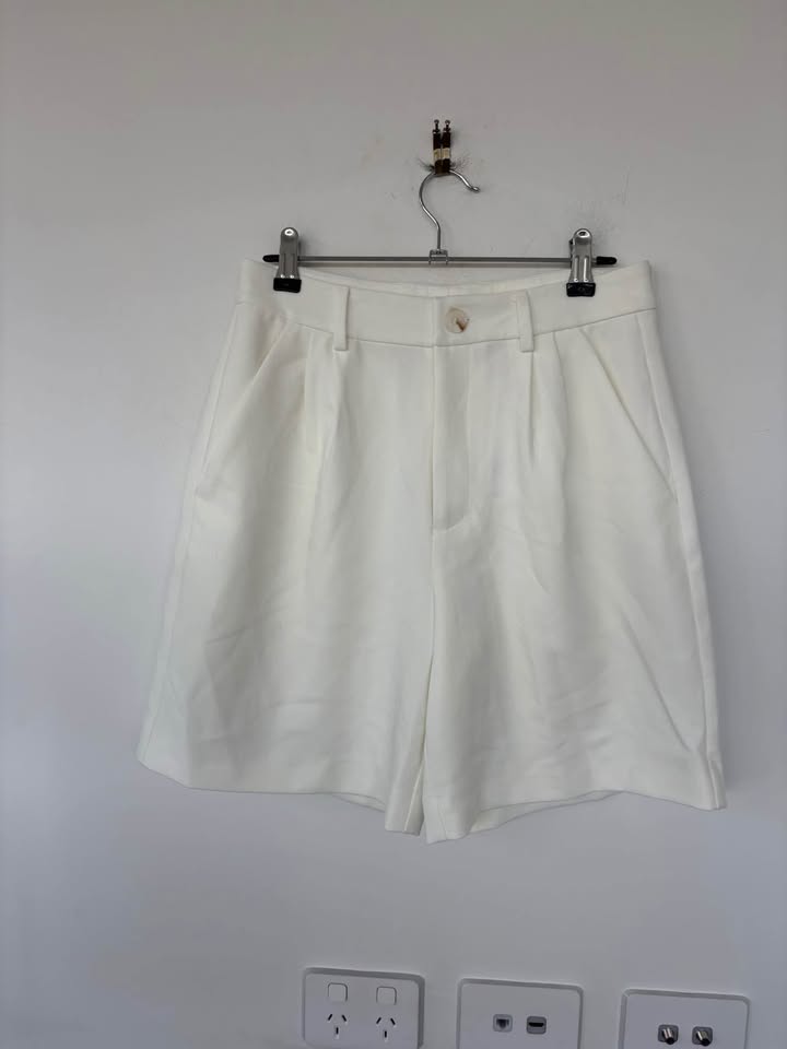 Bayse Shorts - Size Small