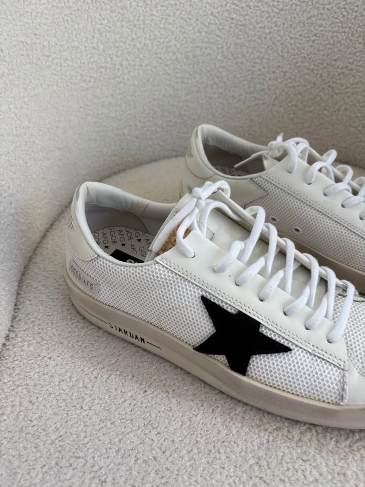 Golden Goose Sneakers - Size 40 BRAND NEW