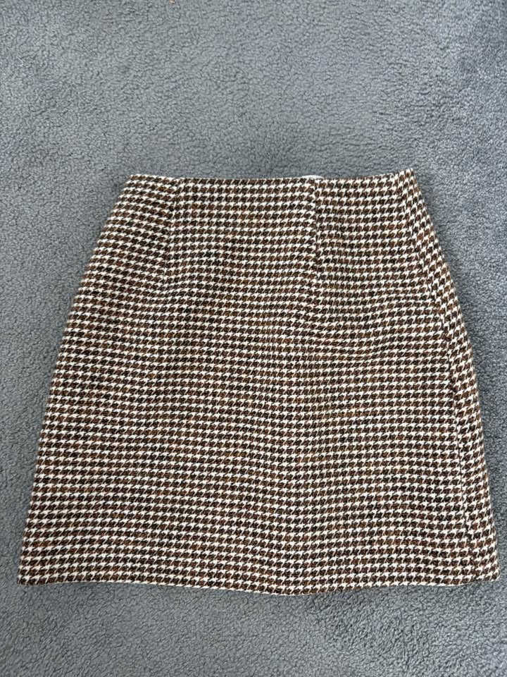Forever New Set - Size XS and size 4 skirt