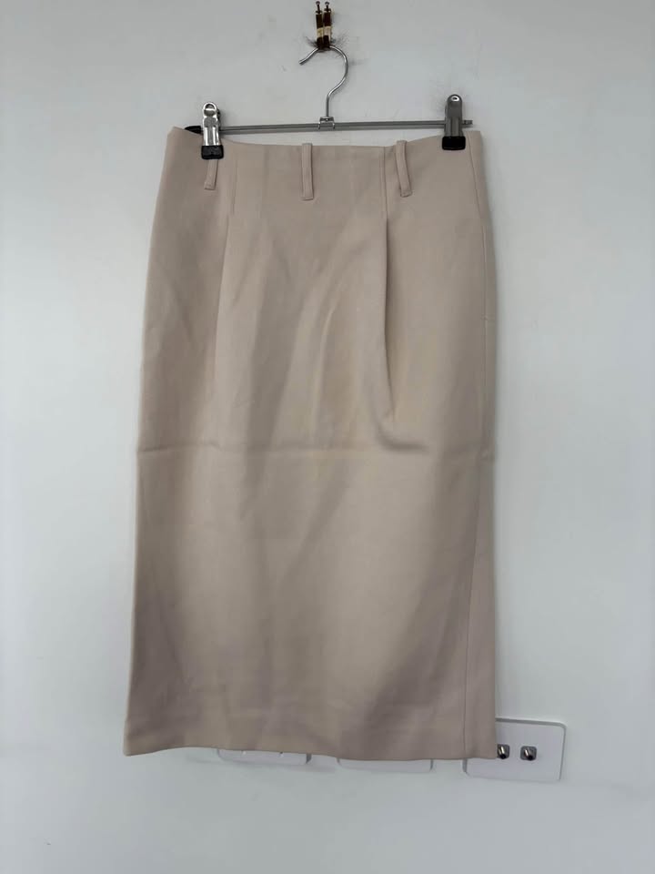 MESHKI Skirt - size XS BNWT