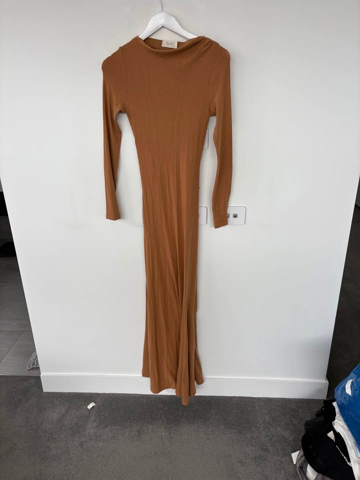 KIVARI Maxi Dress - size 6