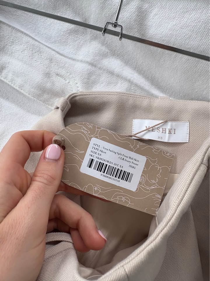 MESHKI Skirt - size XS BNWT