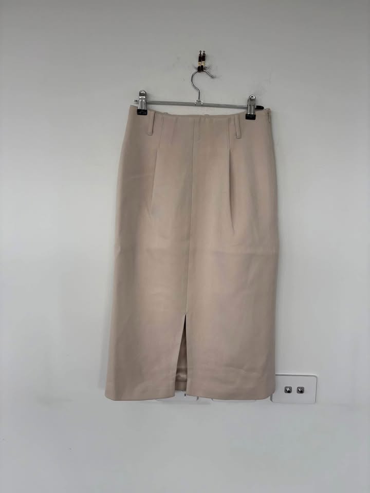 MESHKI Skirt - size XS BNWT