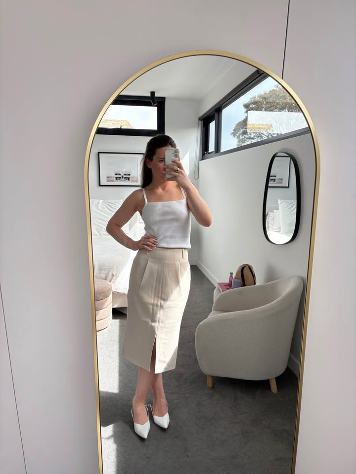 MESHKI Skirt - size XS BNWT