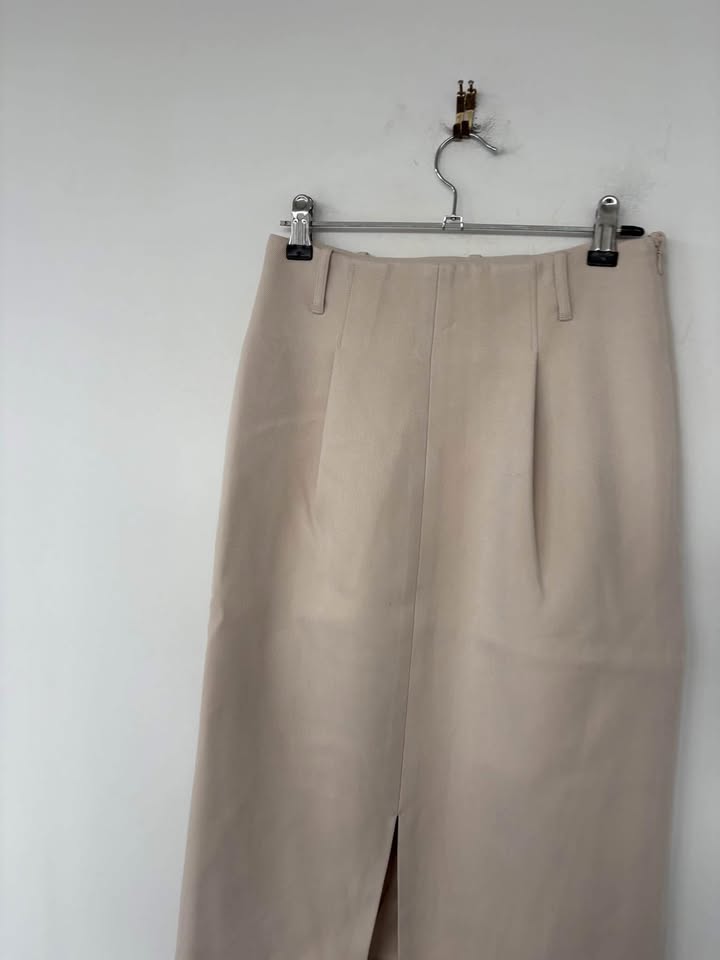 MESHKI Skirt - size XS BNWT