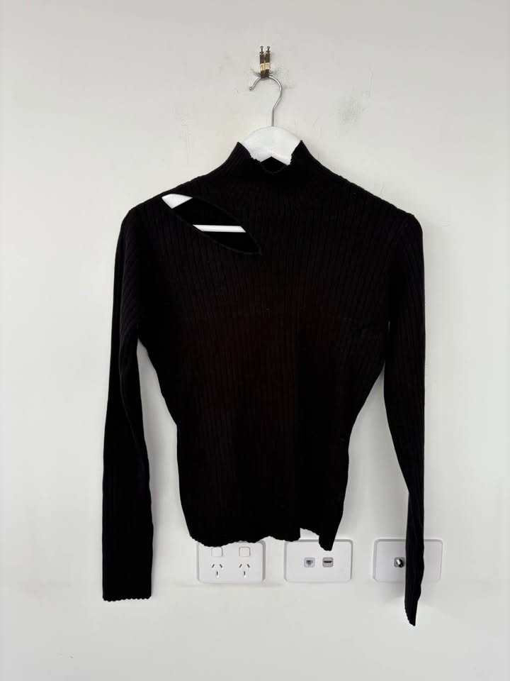 Notes Knit Jumper - size small