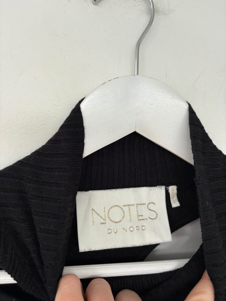 Notes Knit Jumper - size small
