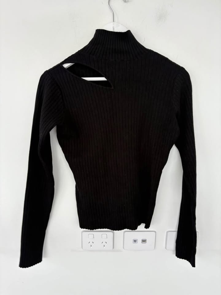 Notes Knit Jumper - size small