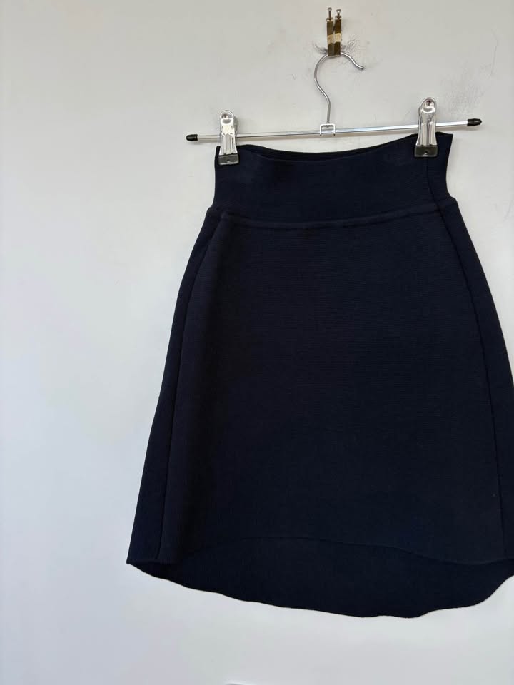 Scanlan Theodore Navy Mini Crepe Knit Skirt - size 6